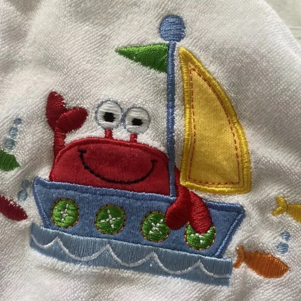 Babies R Us 2012 White With Blue‎ Trim Lobster Hooded Towel Size 28